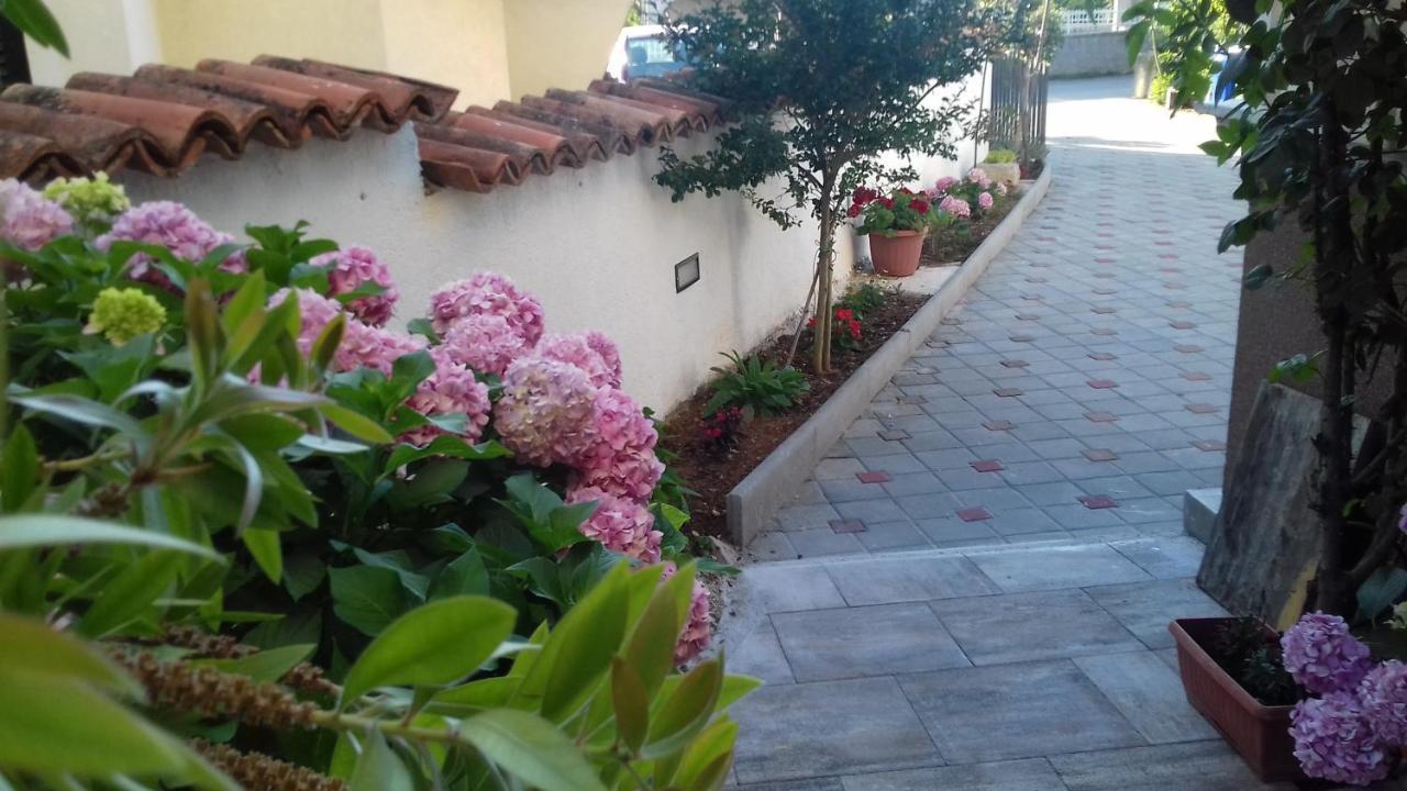 Apartments Filipovic Biograd Na Moru Exterior foto