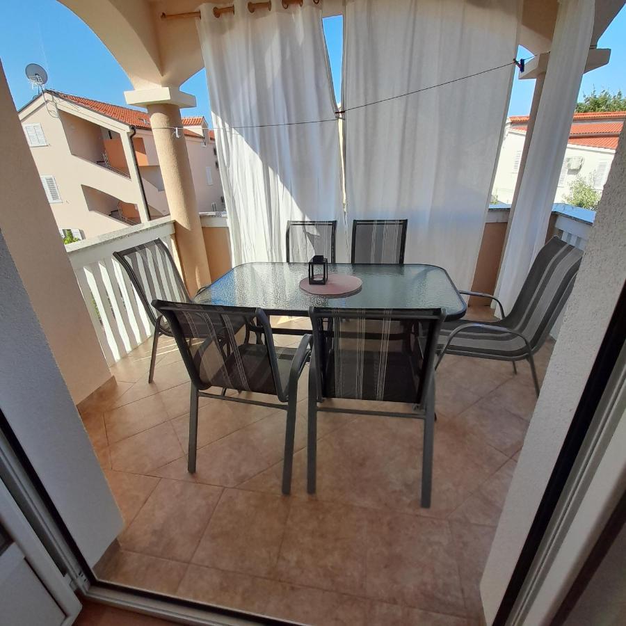 Apartments Filipovic Biograd Na Moru Exterior foto