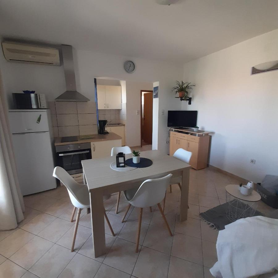Apartments Filipovic Biograd Na Moru Exterior foto