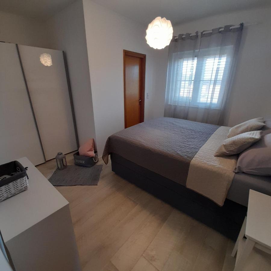 Apartments Filipovic Biograd Na Moru Exterior foto